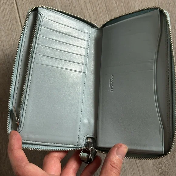 Coach Wallet/wristlet - Picture 3 of 3